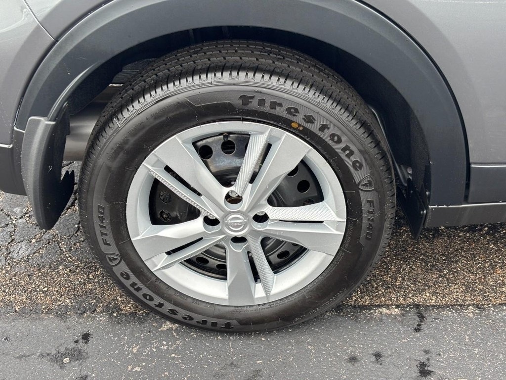 New 2025 Nissan Kicks Play S SUV