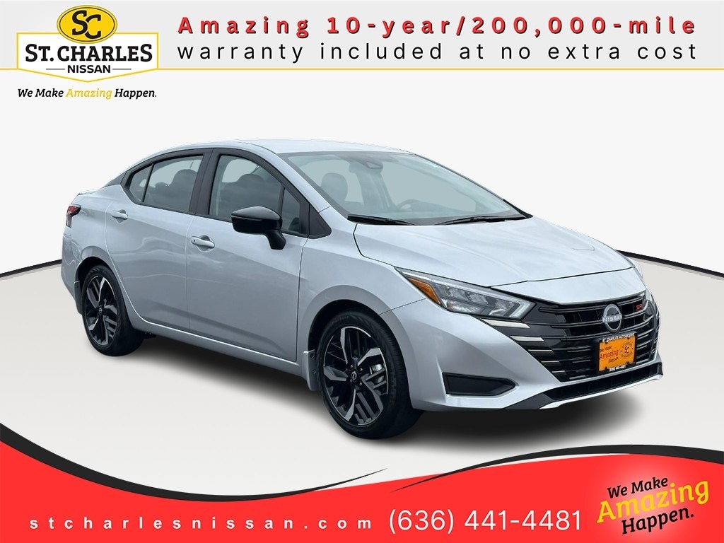 2025 Nissan Versa SR's photo