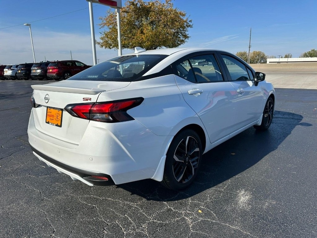 New 2025 Nissan Versa 1.6 SR Sedan