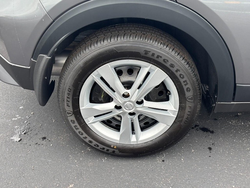 2025 Nissan Kicks Play S photo 3