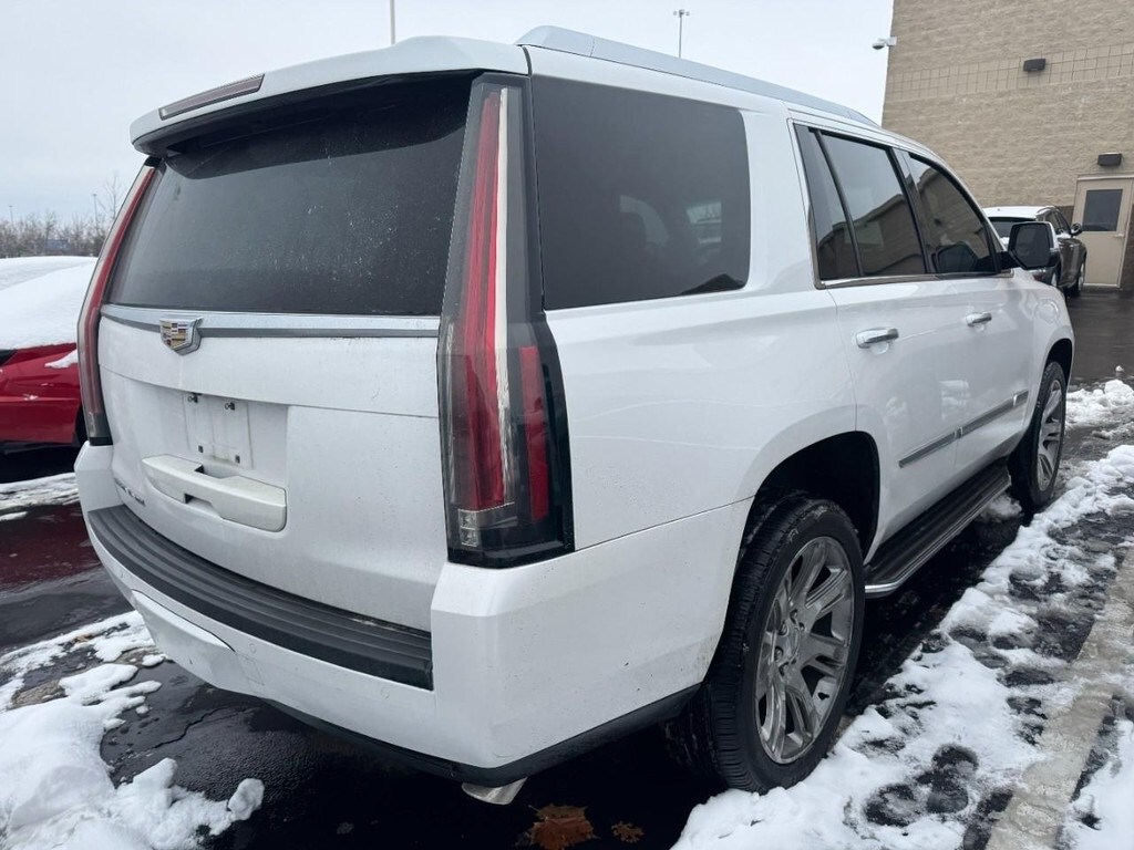 Used 2016 Cadillac Escalade Luxury SUV
