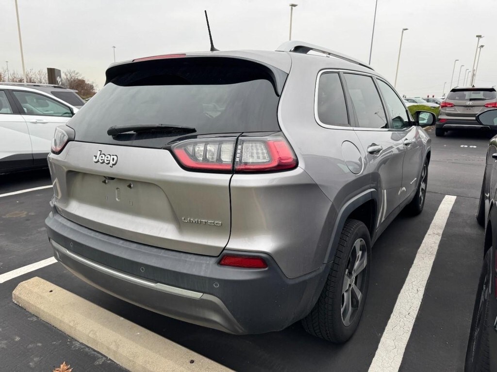 2019 Jeep Cherokee Limited photo 2