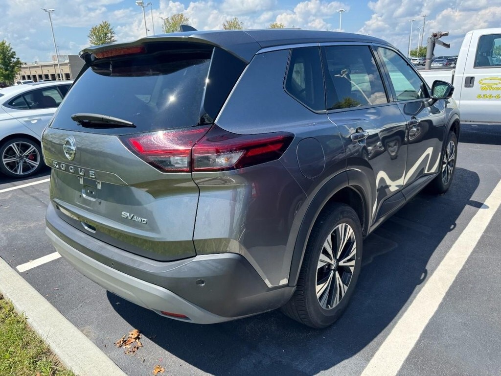 2021 Nissan Rogue SV photo 2