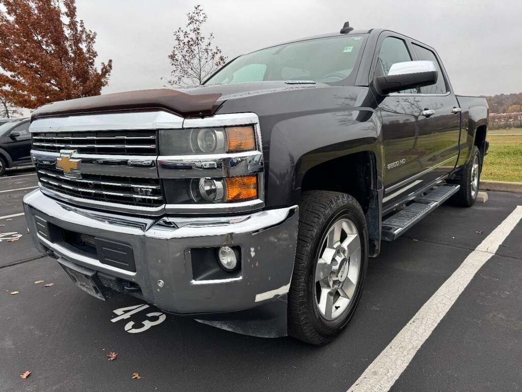 2016 Chevrolet Silverado LTZ photo 3