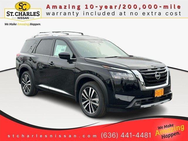 2025 Nissan Pathfinder Platinum's photo