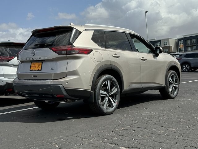 2025 Nissan Rogue SL photo 3