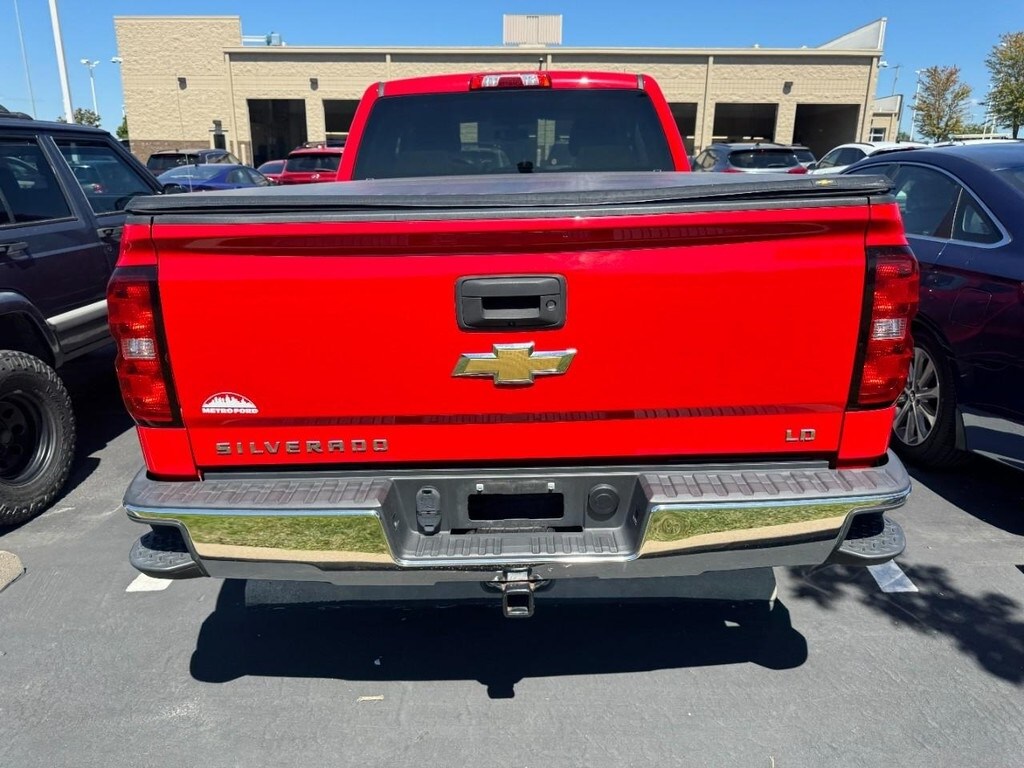 2019 Chevrolet Silverado 1500 LT photo 3