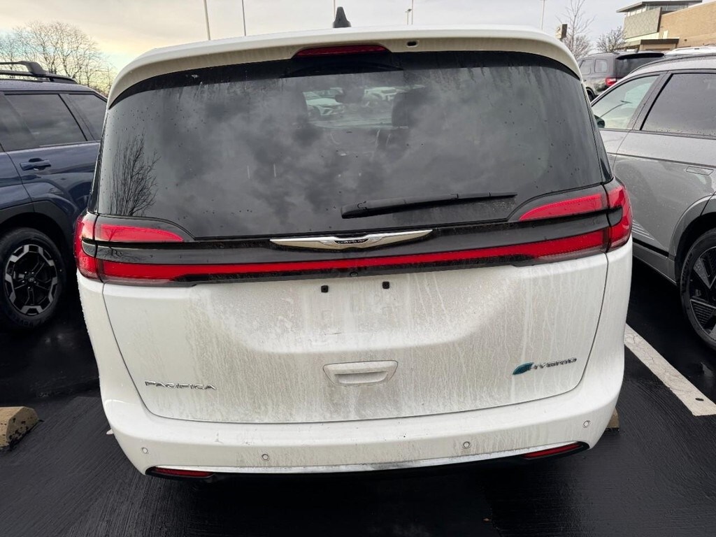 Used 2024 Chrysler Pacifica Hybrid Select Minivan/Van