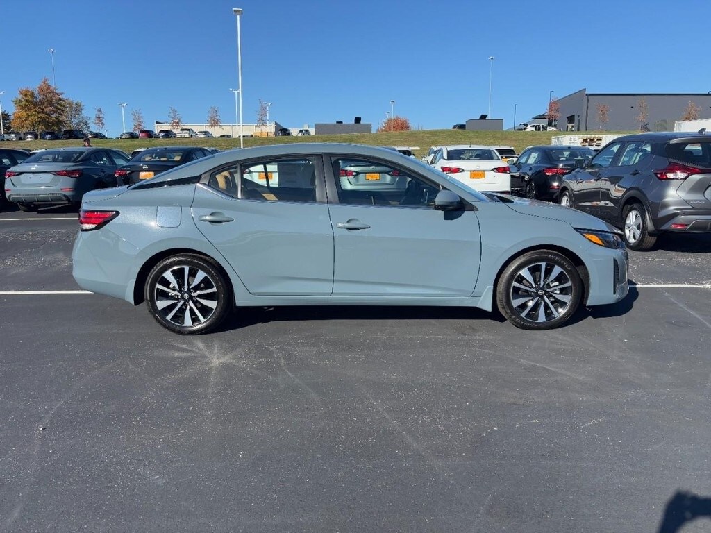 2025 Nissan Sentra SV photo 2
