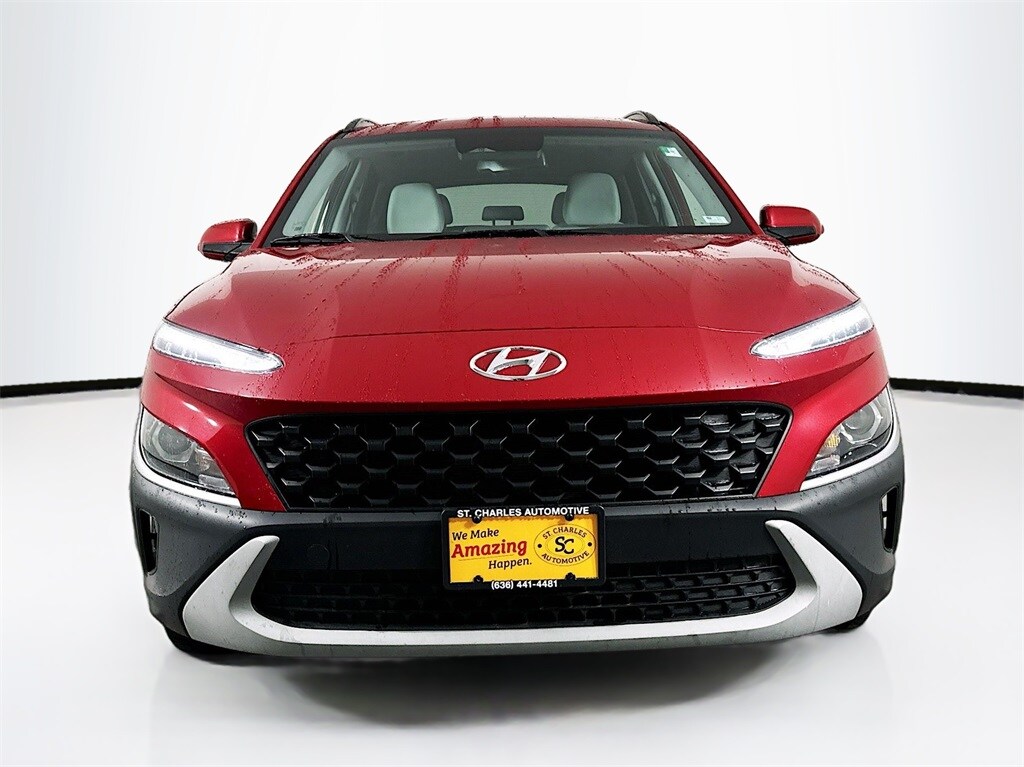 2022 Hyundai Kona SEL photo 2