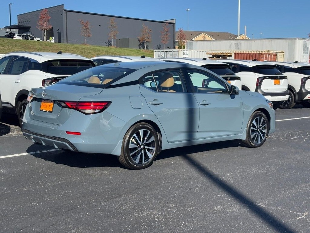 2025 Nissan Sentra SV photo 3