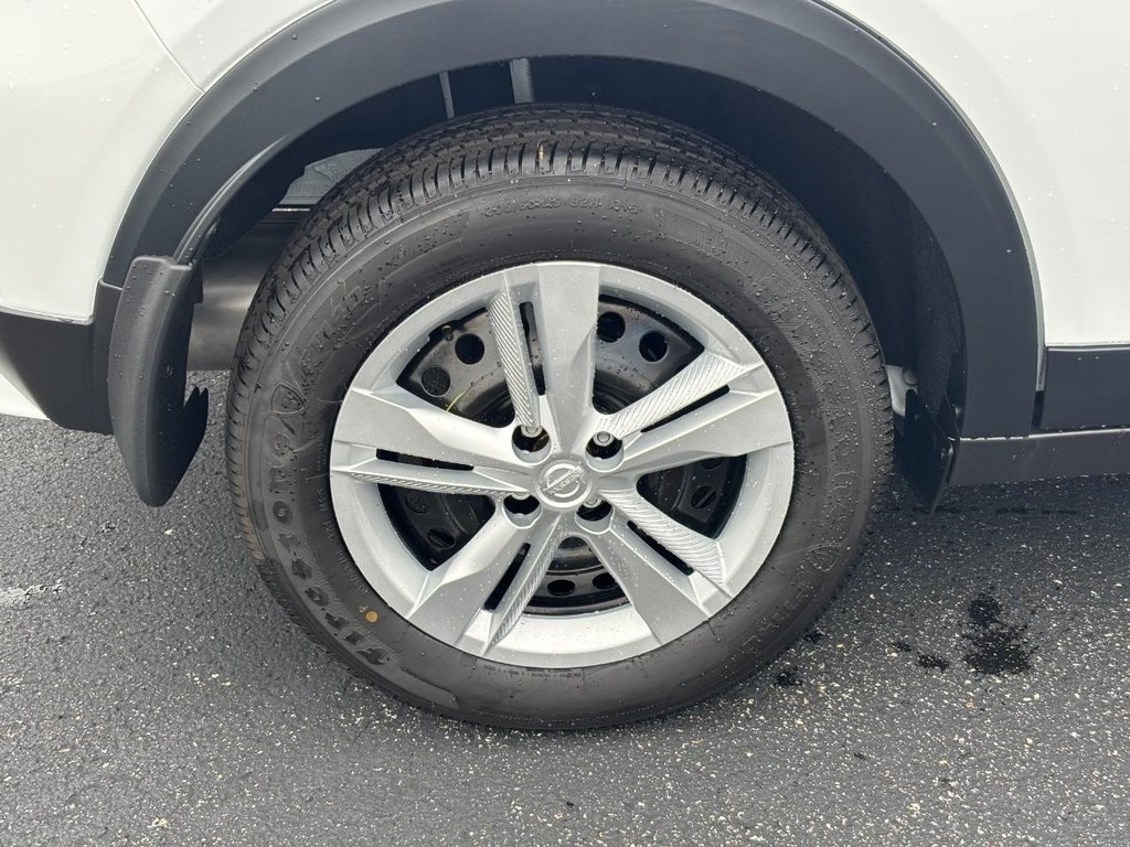 New 2025 Nissan Kicks Play S SUV