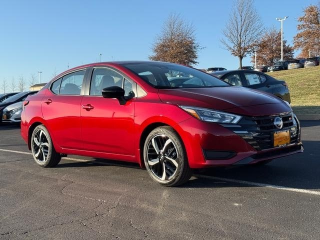 2025 Nissan Versa Sedan SR's photo