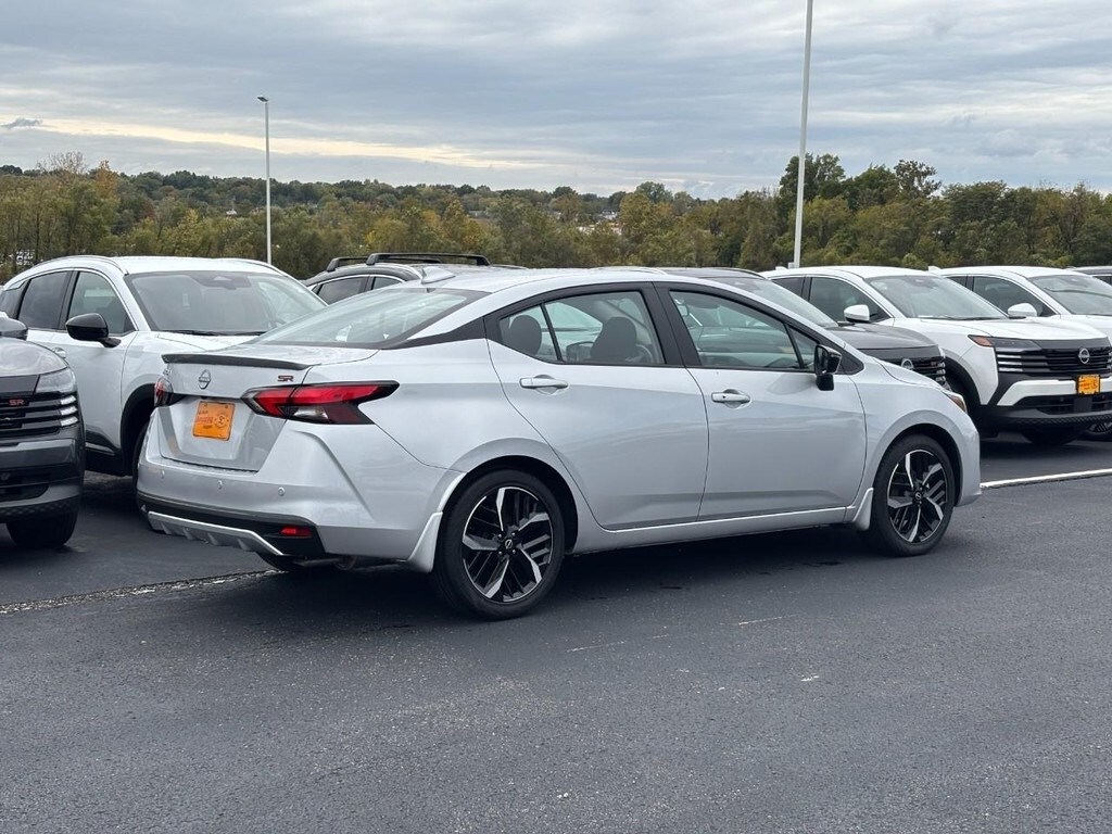 New 2025 Nissan Versa 1.6 SR Sedan