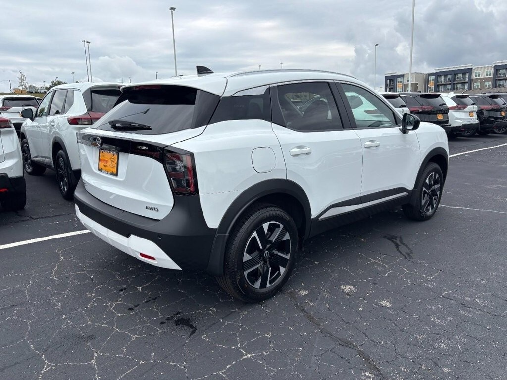 2026 Nissan Kicks SV photo 3