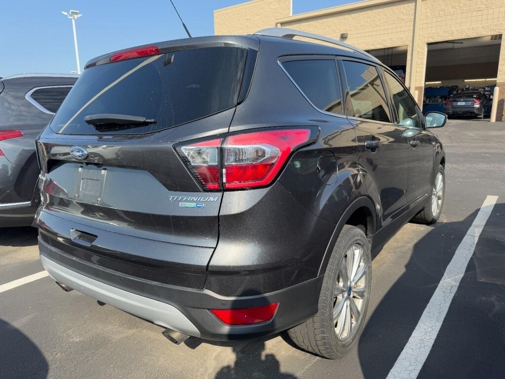 2017 Ford Escape Titanium photo 2