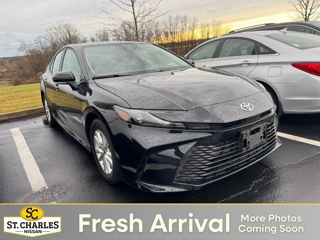 2025 Toyota Camry LE's photo