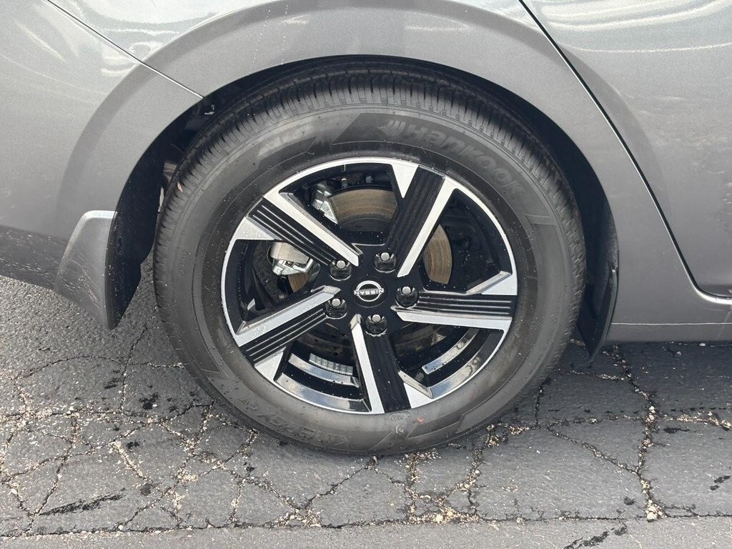 2025 Nissan Sentra SV photo 2