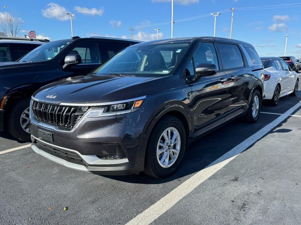 2024 Kia Carnival LX photo 4