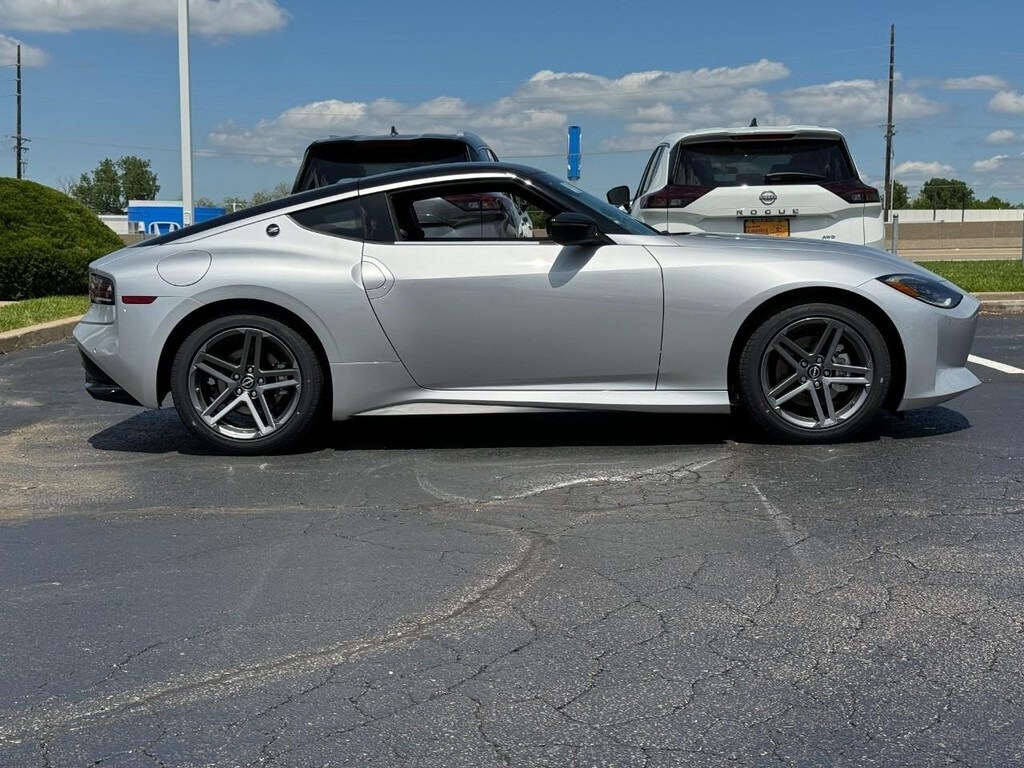 2025 Nissan Z Sport photo 2