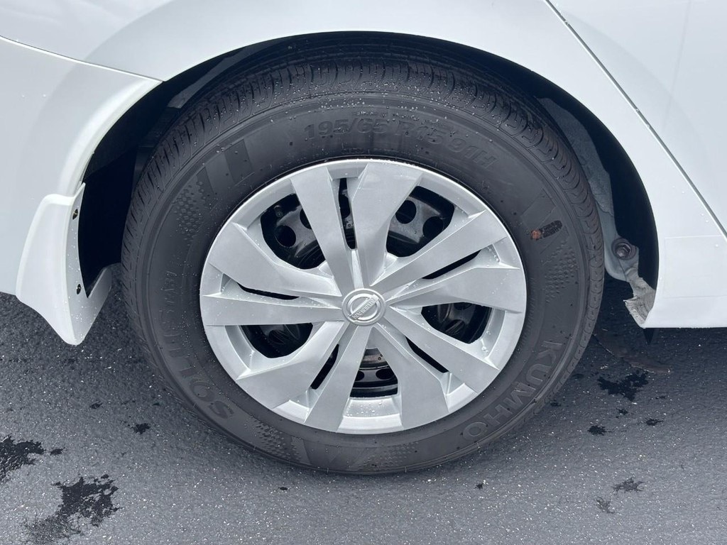 New 2025 Nissan Versa 1.6 S Sedan