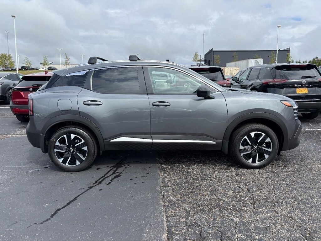 2026 Nissan Kicks SV photo 2