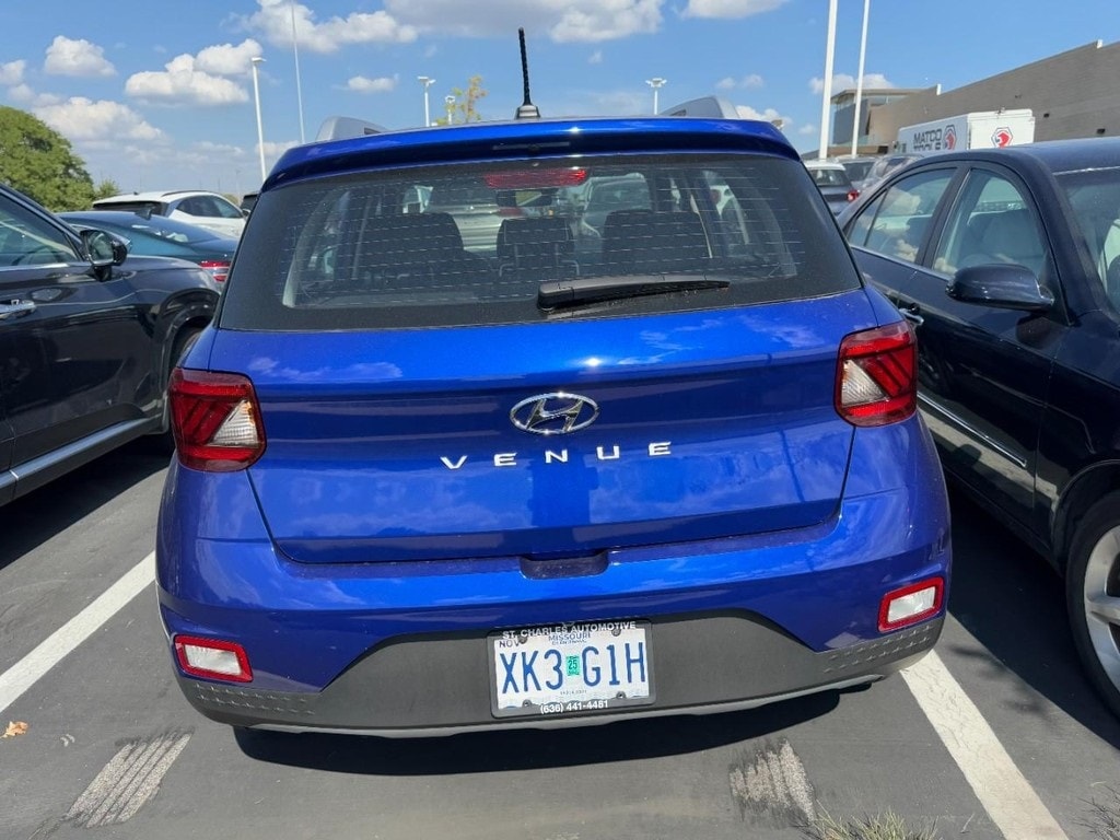 Used 2023 Hyundai Venue Limited SUV