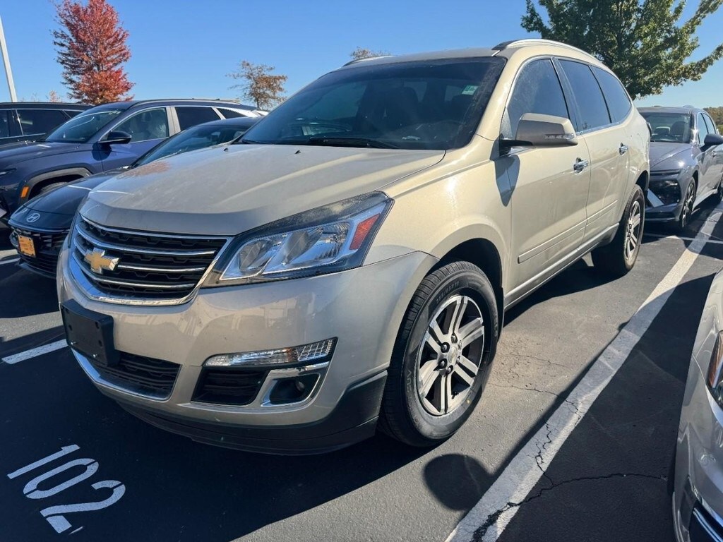 2016 Chevrolet Traverse 2LT photo 4