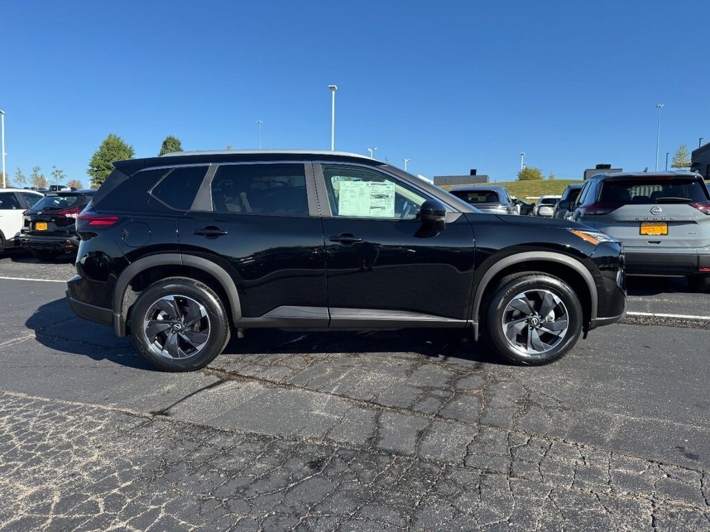 2026 Nissan Rogue SV photo 2