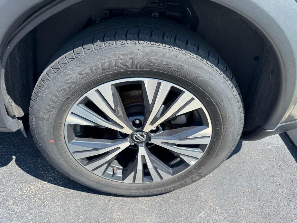 2021 Nissan Rogue SV photo 4