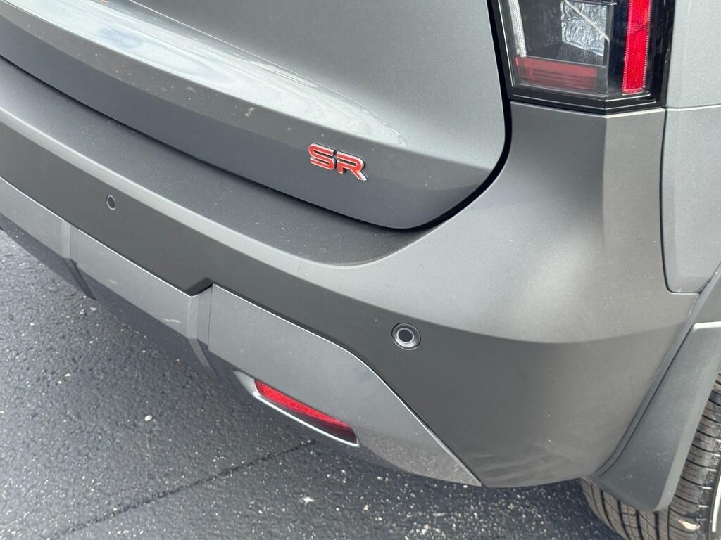 2025 Nissan Kicks SR photo 3