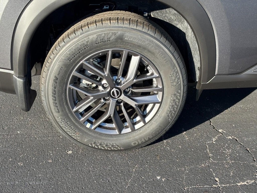 2026 Nissan Rogue S photo 3