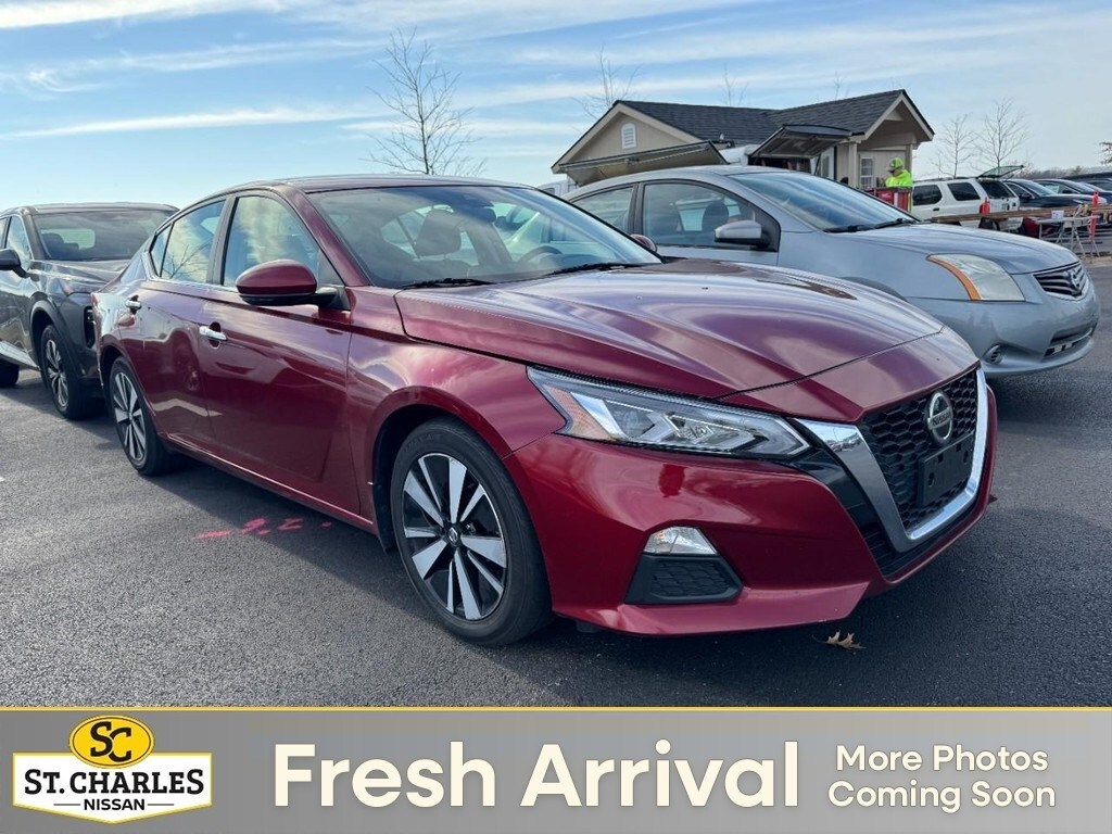 Used 2022 Nissan Altima 2.5 SV Sedan