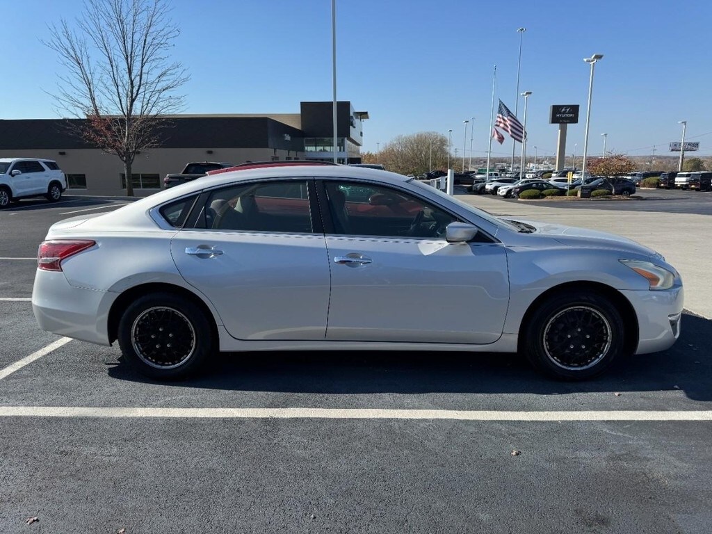 Used 2013 Nissan Altima 2.5 Sedan