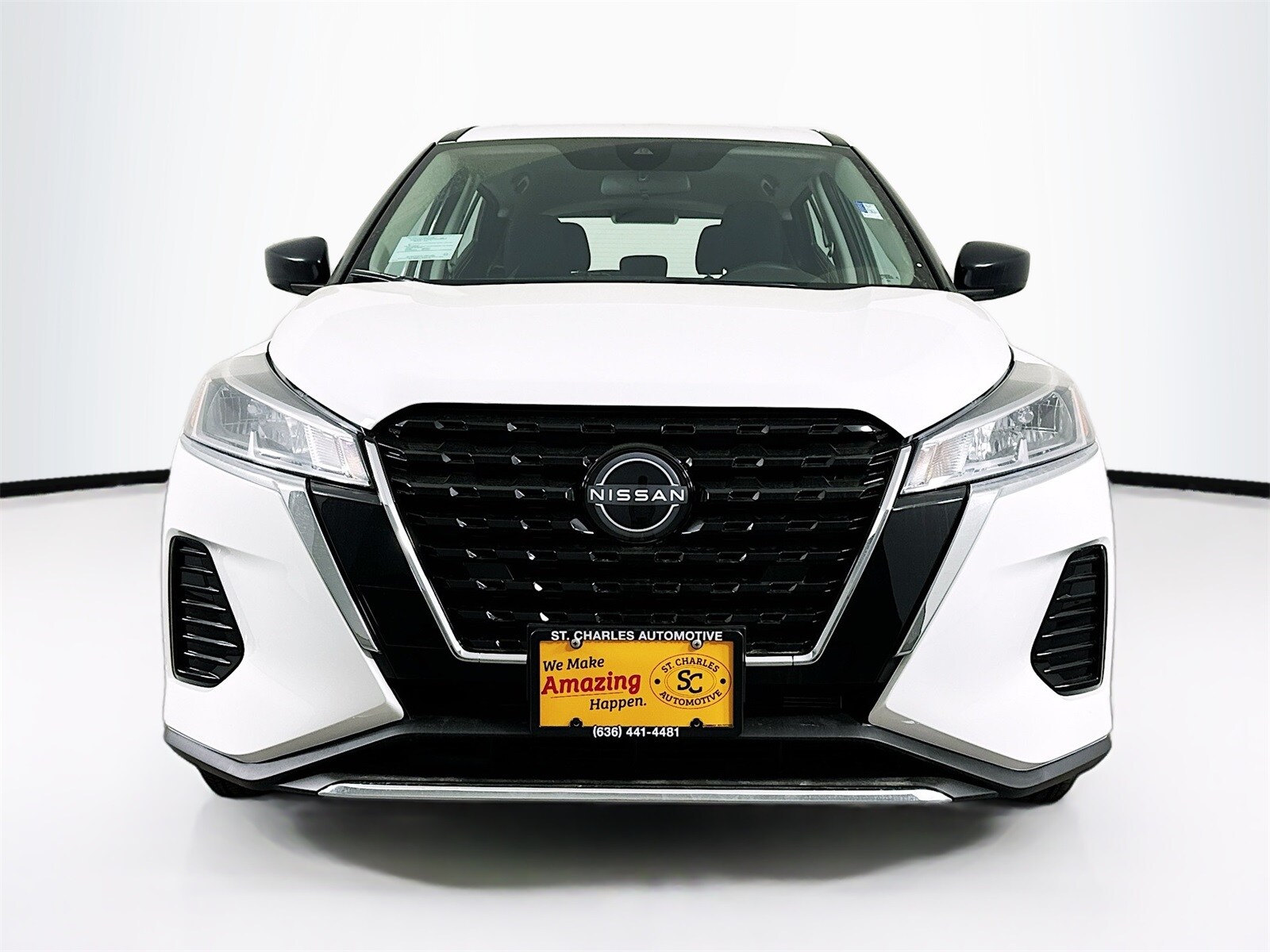 2025 Nissan Kicks Play S photo 2