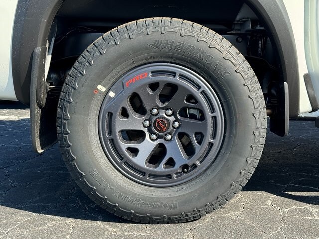 2025 Nissan Frontier PRO-4X photo 4