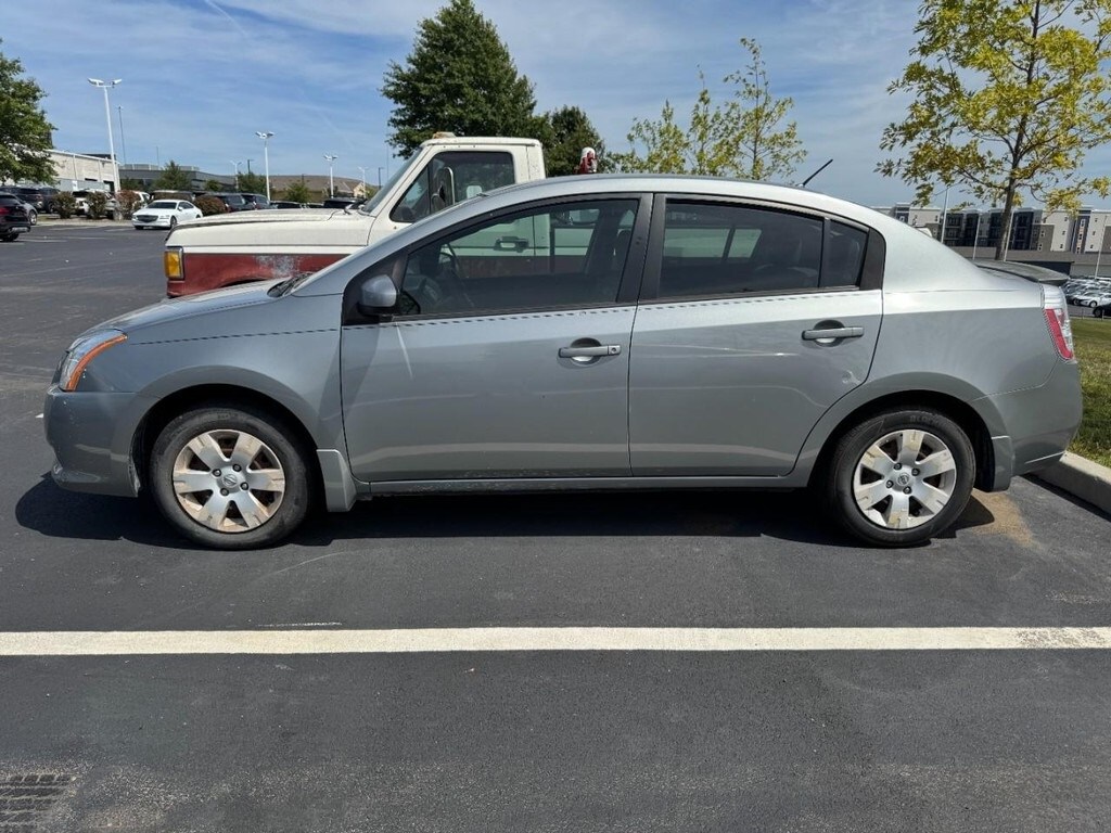 2011 Nissan Sentra 2.0 photo 4