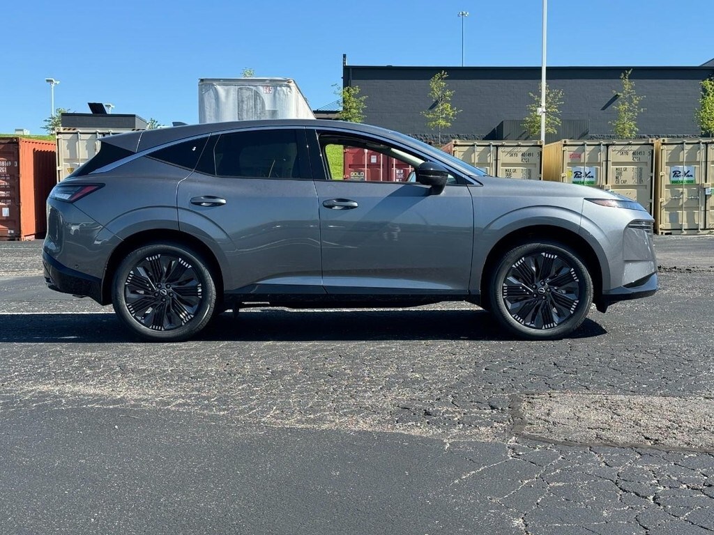 2025 Nissan Murano Platinum photo 2