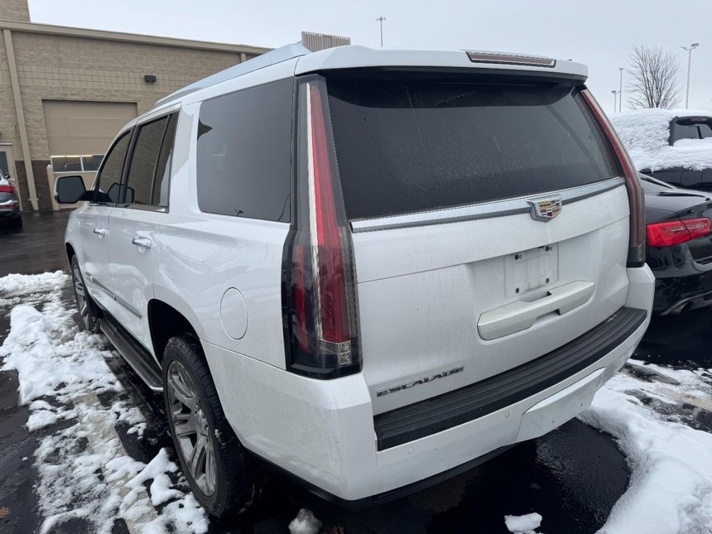 Used 2016 Cadillac Escalade Luxury SUV