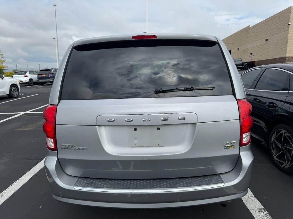 2016 Dodge Grand Caravan SXT photo 2