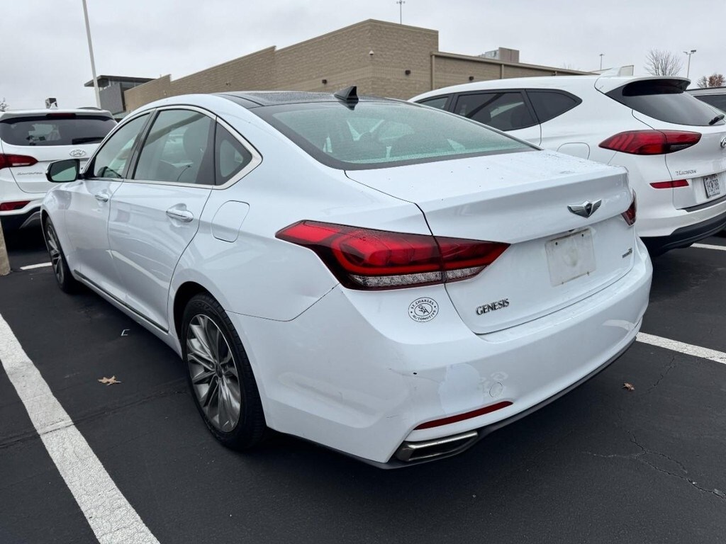 2015 Hyundai Genesis 3.8 AWD photo 4
