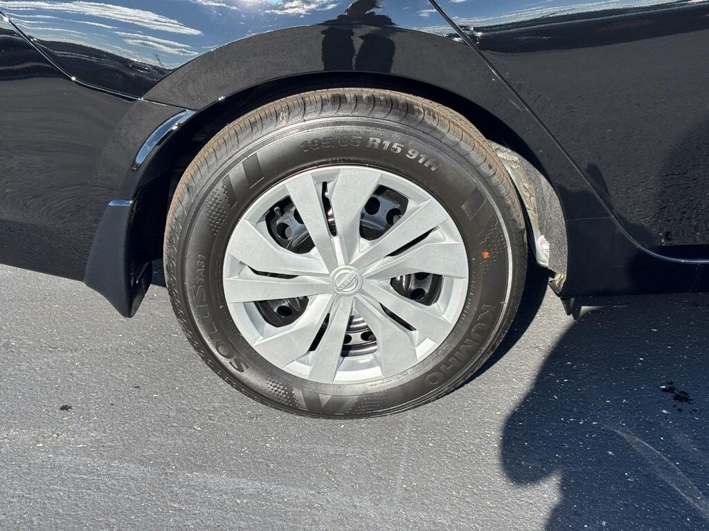 New 2025 Nissan Versa 1.6 S Sedan