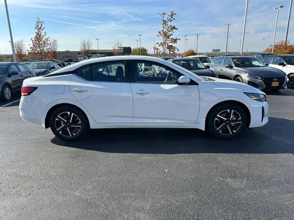2025 Nissan Sentra SV photo 2