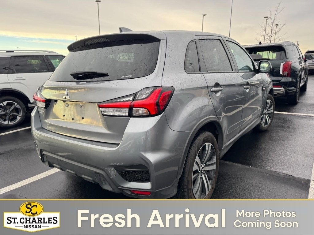 2024 Mitsubishi Outlander Sport ES's photo