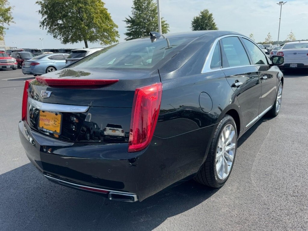 2017 Cadillac XTS Luxury photo 3