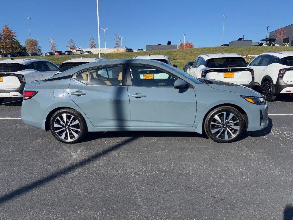 2025 Nissan Sentra SV photo 2