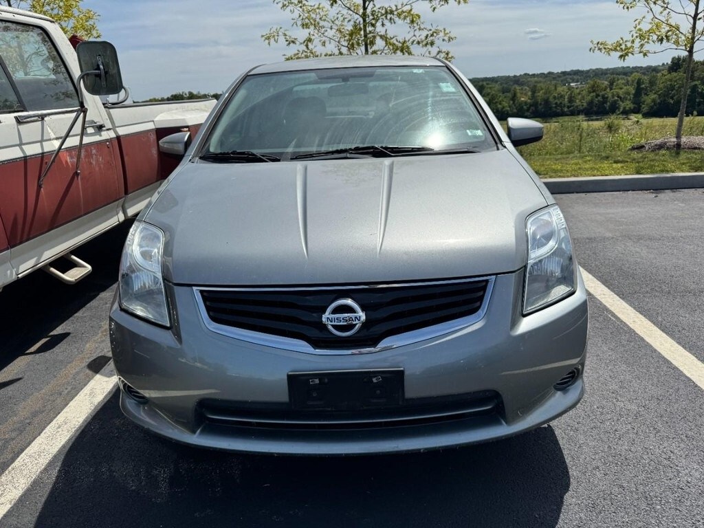 2011 Nissan Sentra 2.0 photo 2
