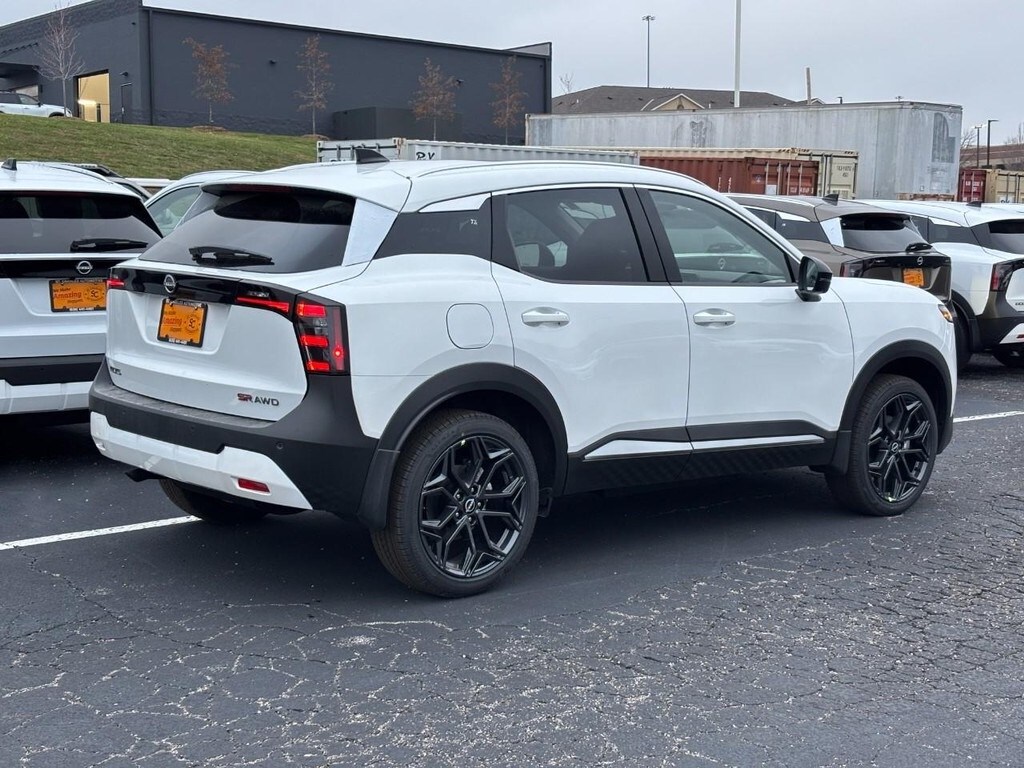 New 2026 Nissan Kicks SR SUV