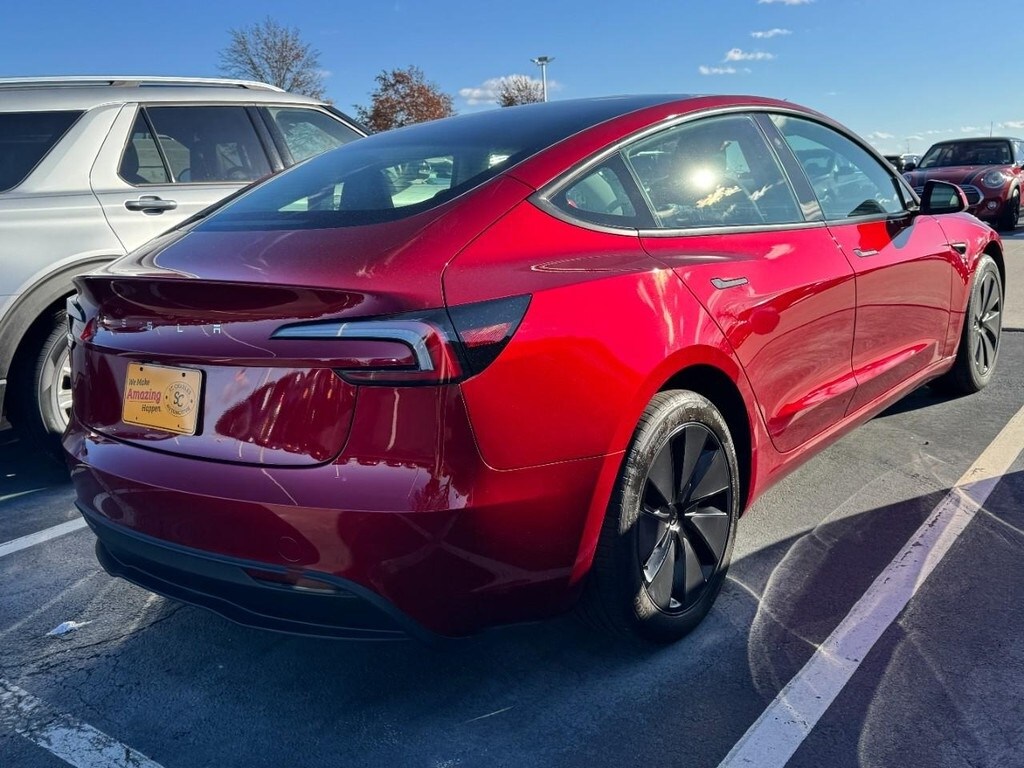 2024 Tesla Model 3 photo 2