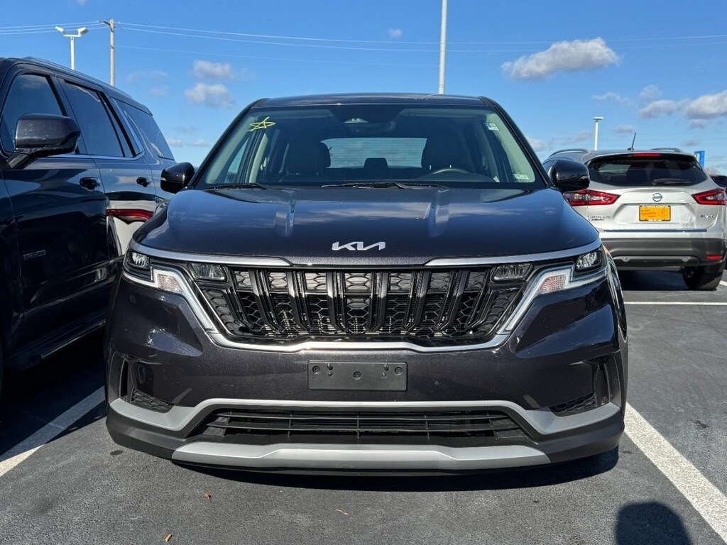 2024 Kia Carnival LX photo 3